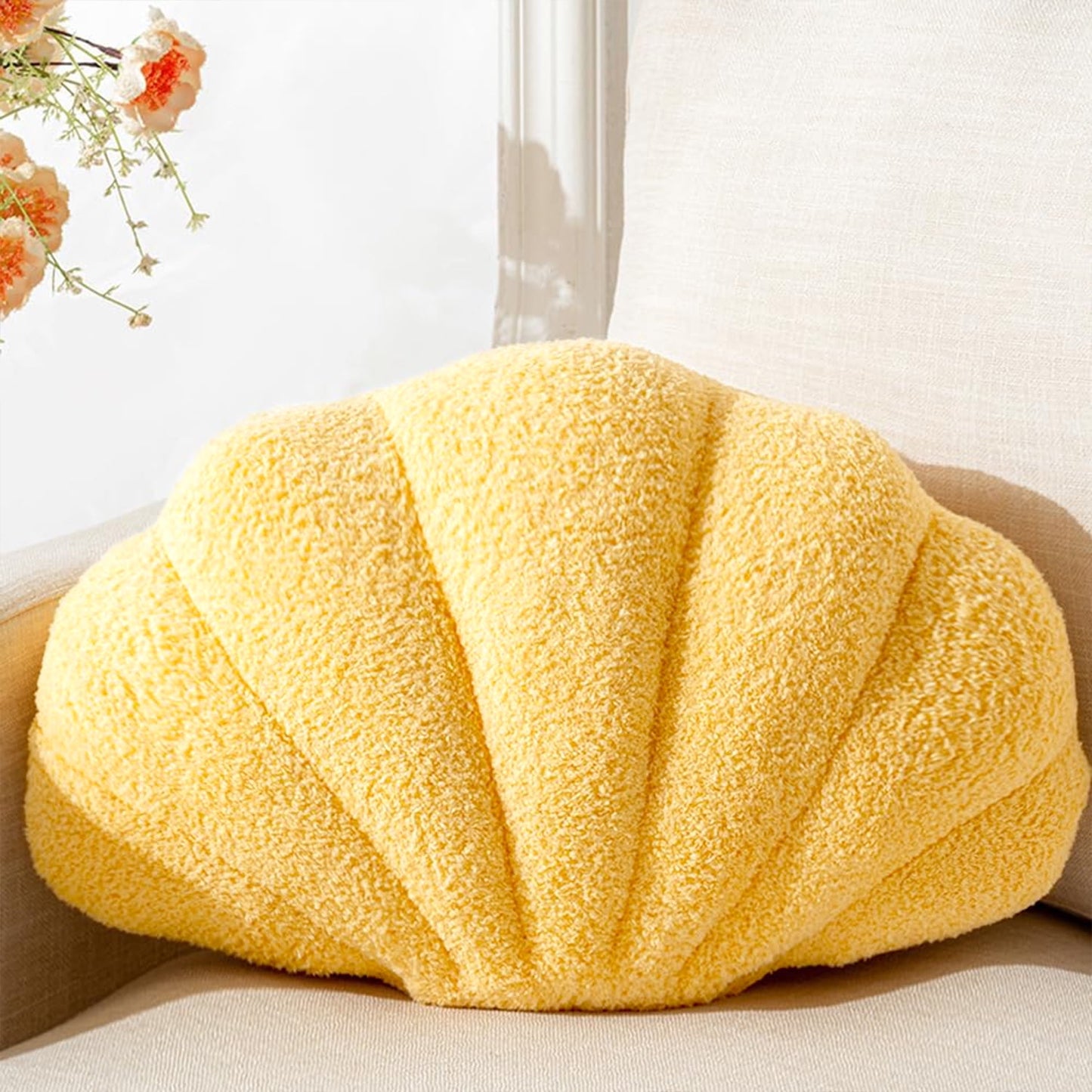 COOKCOK Shell Pillow, Seashell Throw Pillows, 14" x 11" Soft Decorative Pillow Plush Cushion for Bed Couch Living Sofa Room Decor Accent Throw Pillow, White