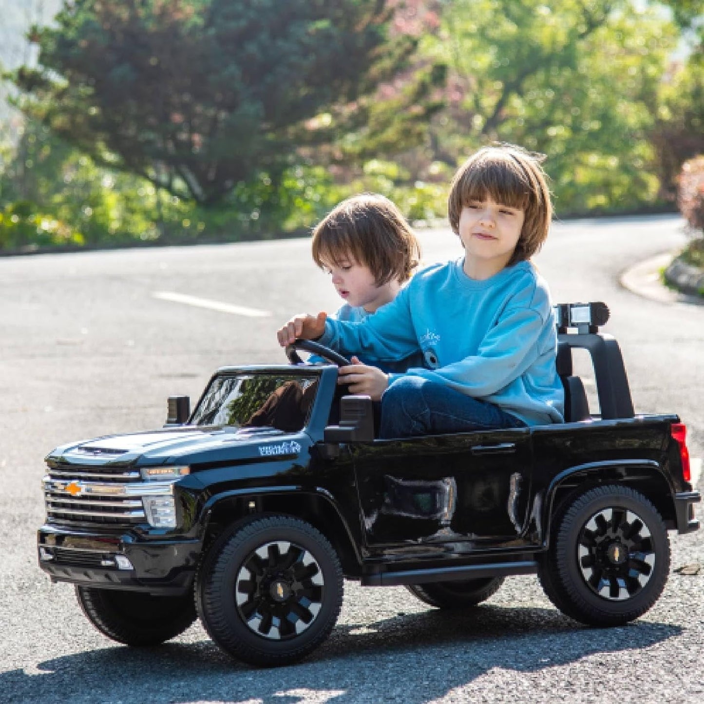 LISUEYNE 24 V Ride on Car, Licensed Silverado HD 2 Seater Electric Car for Boys Girls Age 3+, 24 V Ride on Truck with Remote Control, Music, ABC, Black