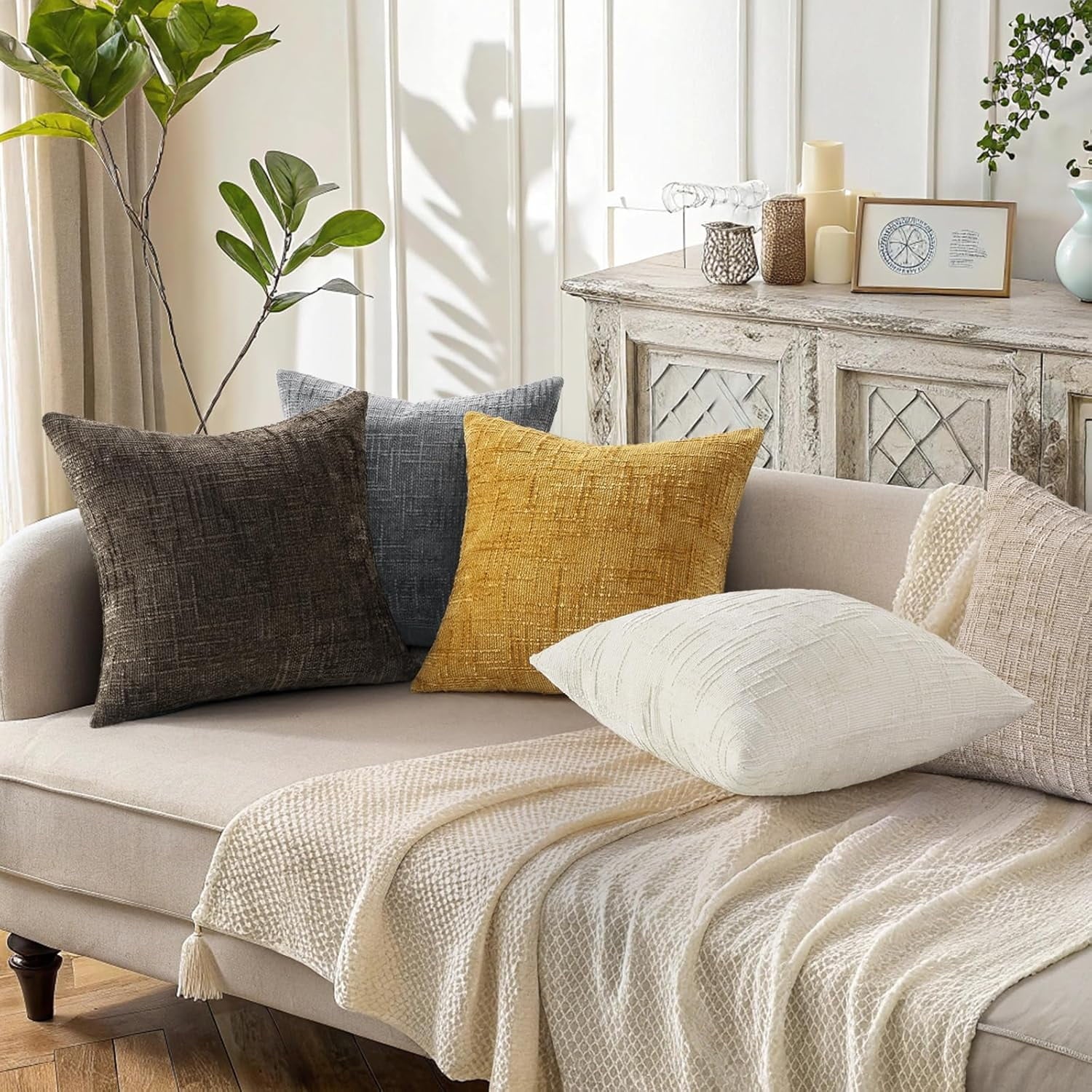 COOKCOK Chenille Throw Pillow Covers 18x18 Set of 2 Thick Textured Slubby Couch Pillow Covers Farmhouse Accent Modern Neutral Decorative Pillow Cases for Bed Sofa Living Room, Chocolate