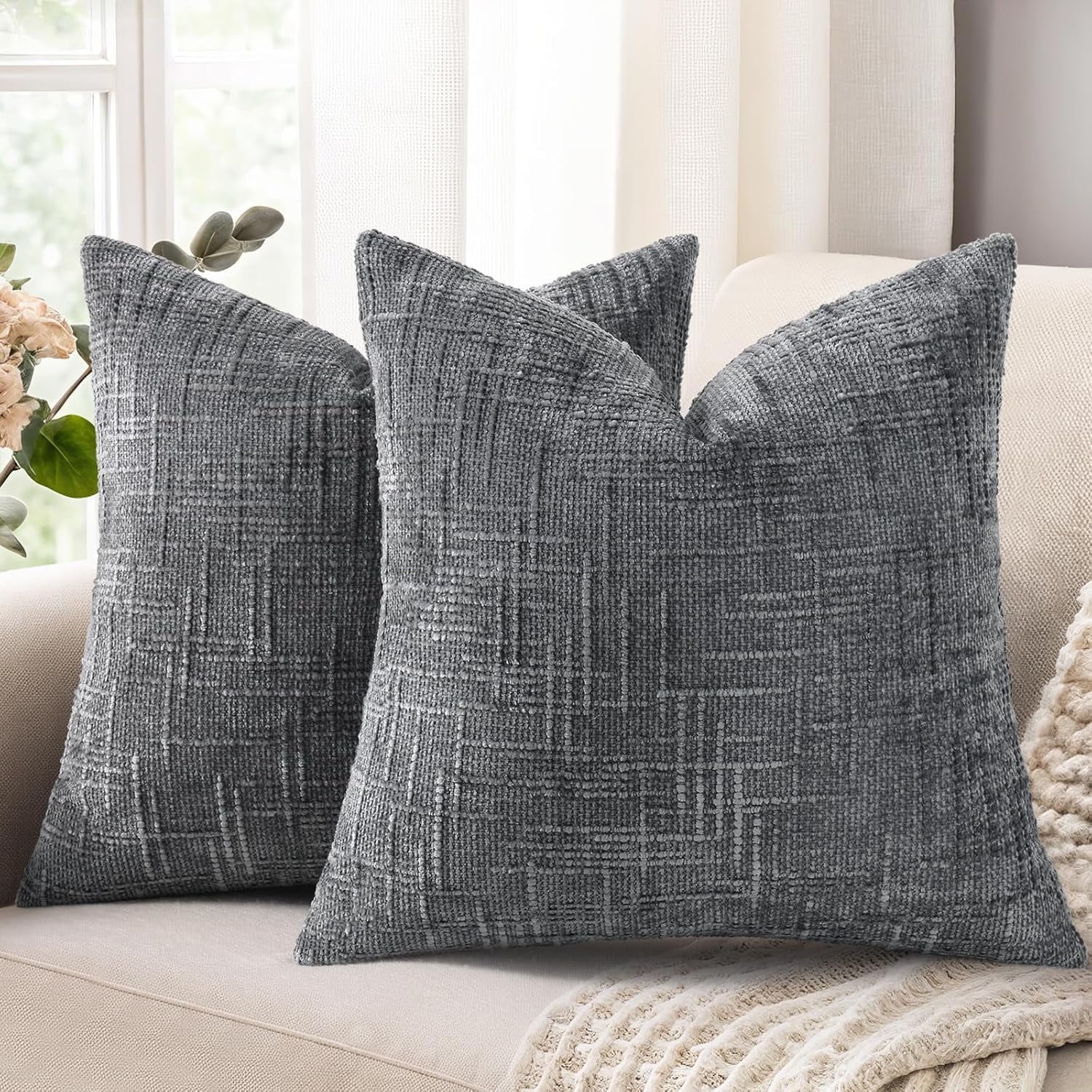 COOKCOK Chenille Throw Pillow Covers 18x18 Set of 2 Thick Textured Slubby Couch Pillow Covers Farmhouse Accent Modern Neutral Decorative Pillow Cases for Bed Sofa Living Room, Chocolate