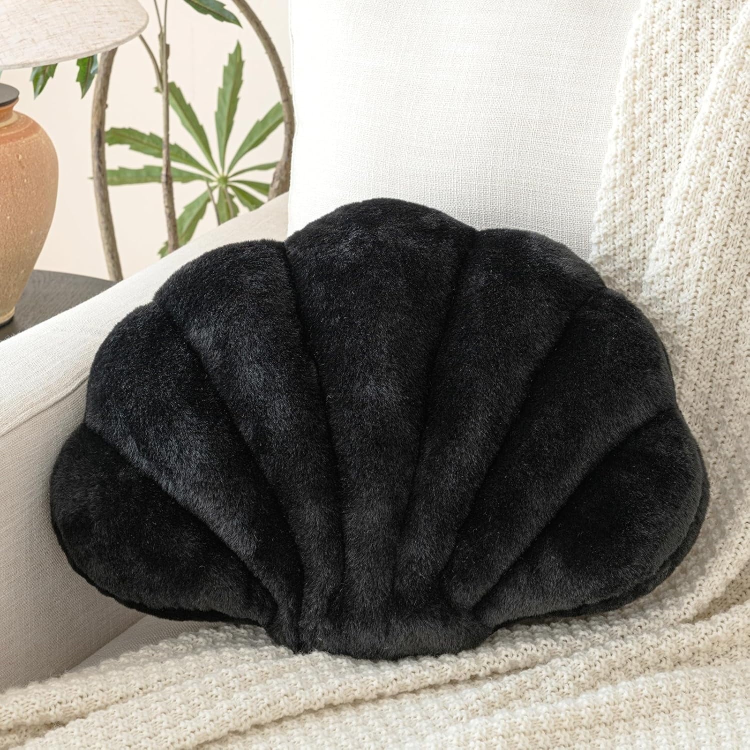 COOKCOK Shell Pillow, Seashell Throw Pillows, 14" x 11" Soft Decorative Pillow Plush Cushion for Bed Couch Living Sofa Room Decor Accent Throw Pillow, Pink