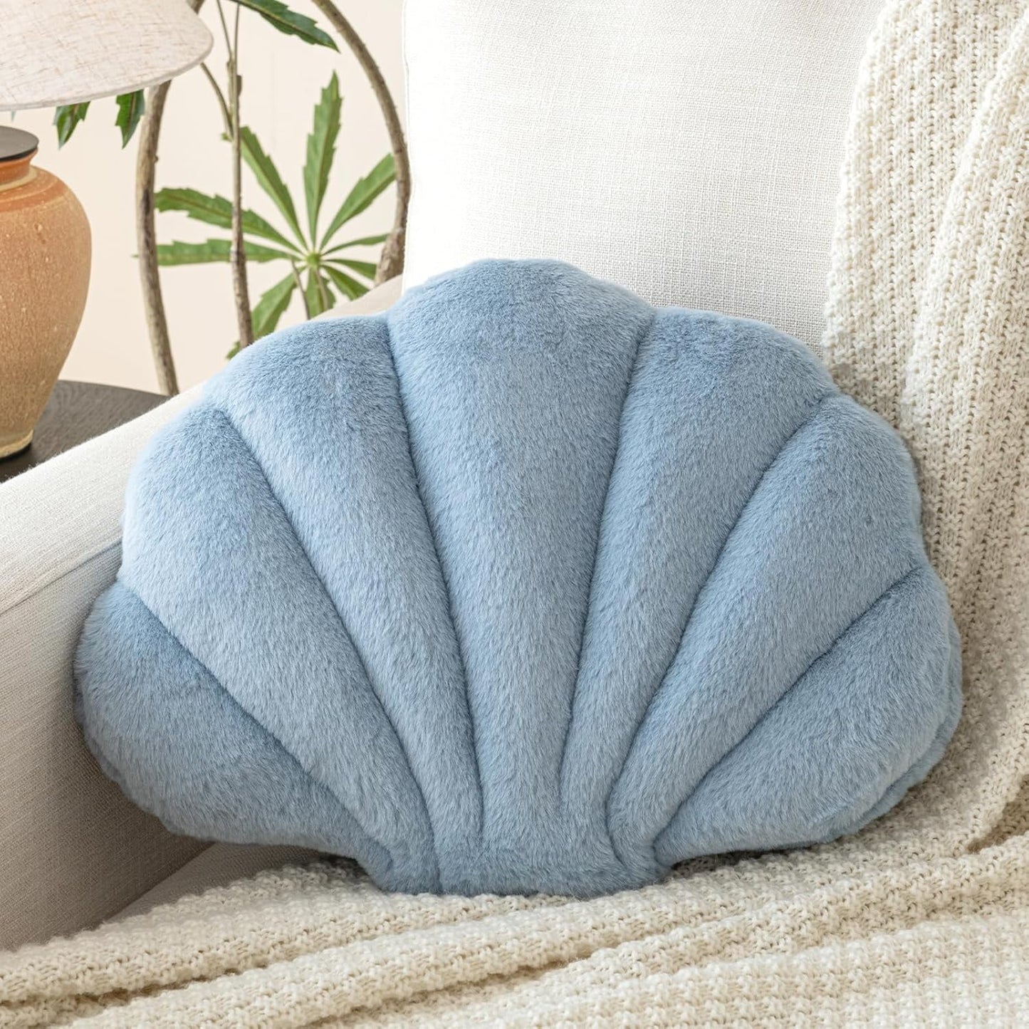 COOKCOK Shell Pillow, Seashell Throw Pillows, 14" x 11" Soft Decorative Pillow Plush Cushion for Bed Couch Living Sofa Room Decor Accent Throw Pillow, White