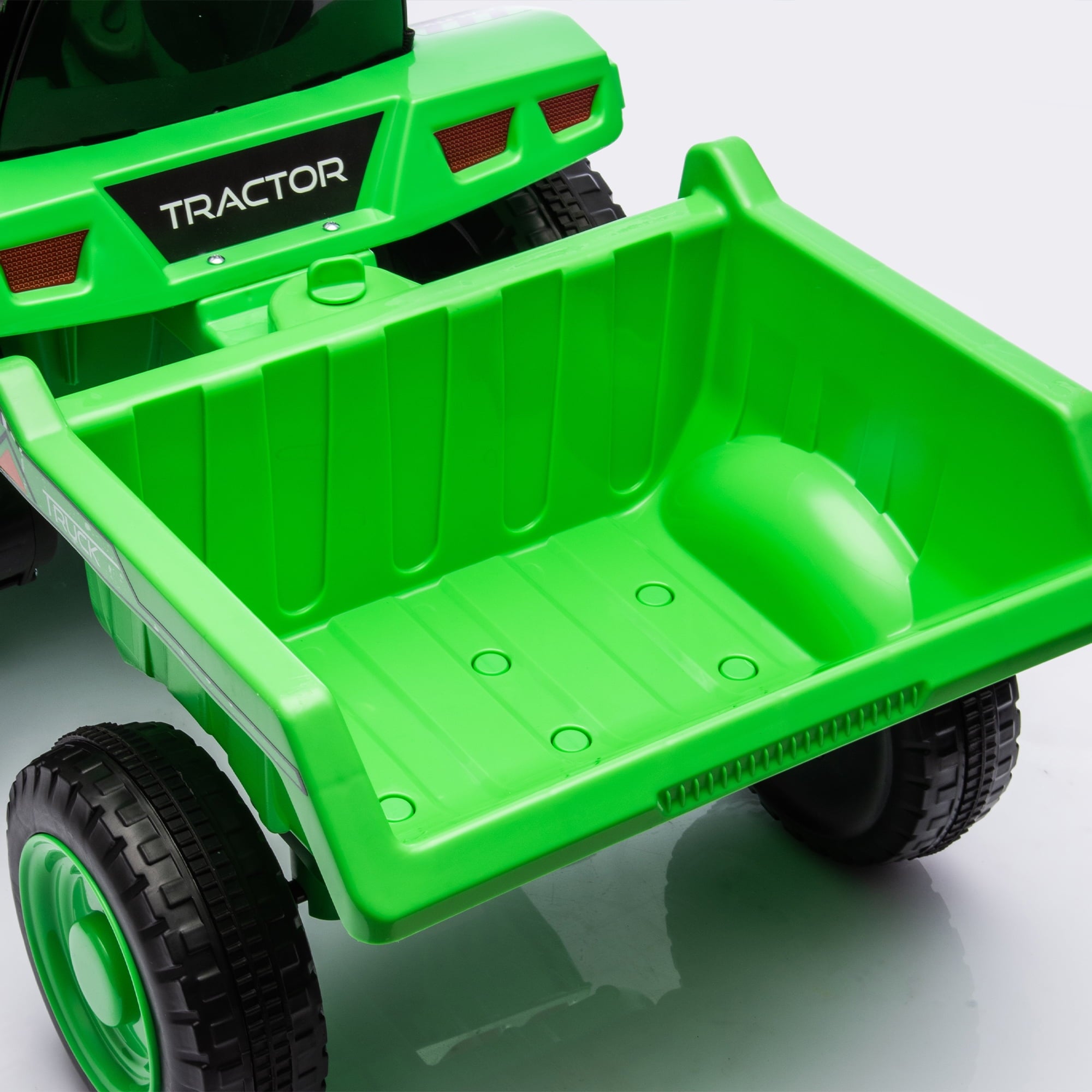 SUSIELADY 12V Kids Ride on Tractor, Electric Tractor Black Knight, Removable Storage Tug, Removable Storage Tug, LED Light, Music, MP3, Power Display, for Boys Girls Aged 3+